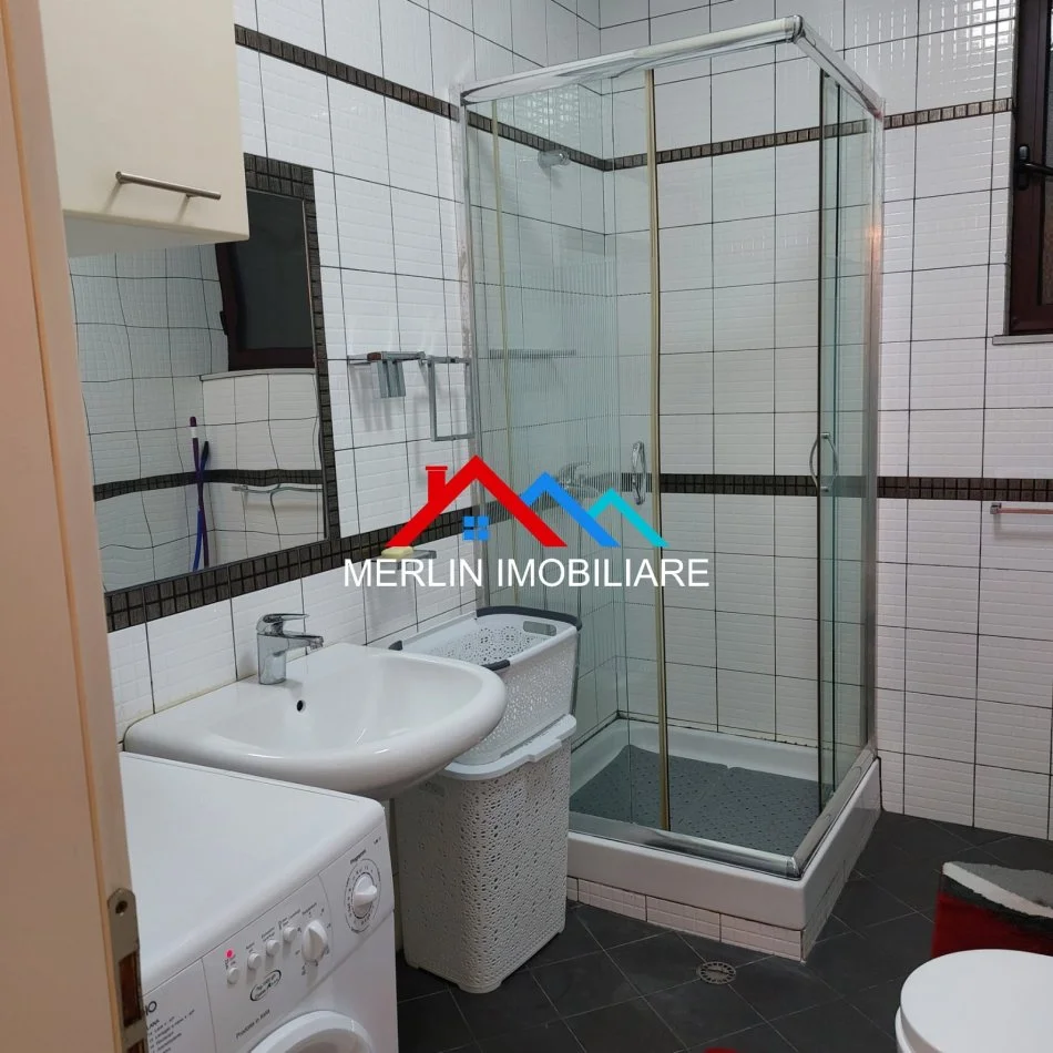 Tirane, jepet me qera apartament 2+1+Ballkon Kati 8, 72 m² 620 € (DON BOSKO)