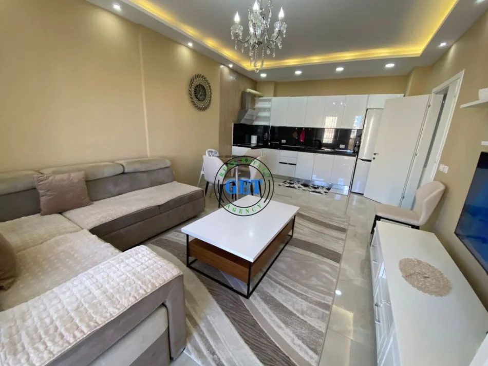 Durres, jepet me qera apartament 2+1+Ballkon Kati 3, 101 m² 700 € (Qender, Durres)