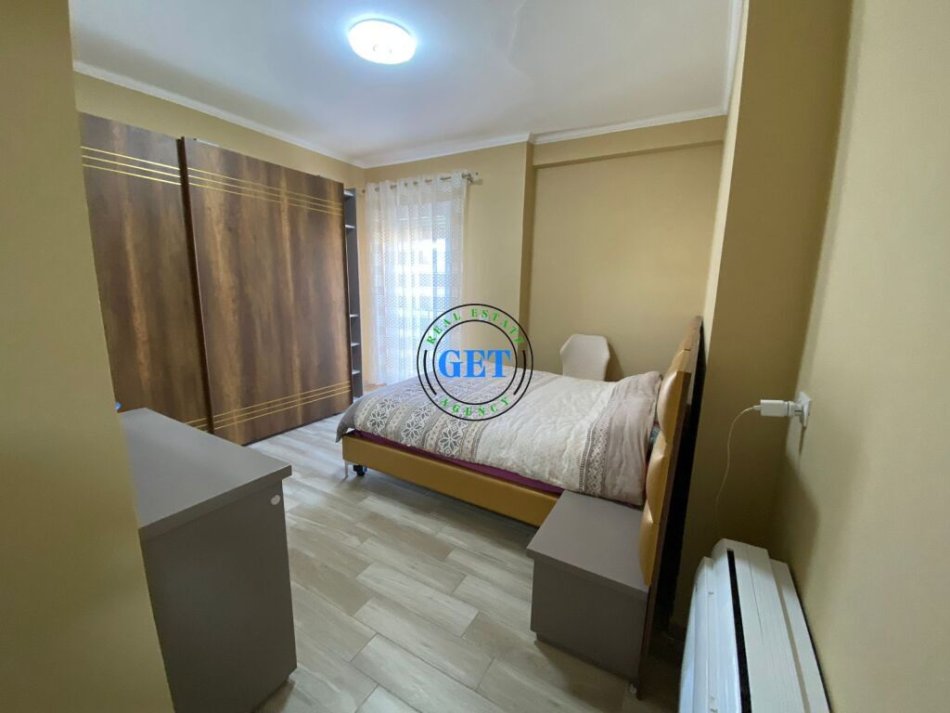 Durres, jepet me qera apartament 2+1+Ballkon Kati 5, 101 m² 600 € (QENDERR,DURRES)