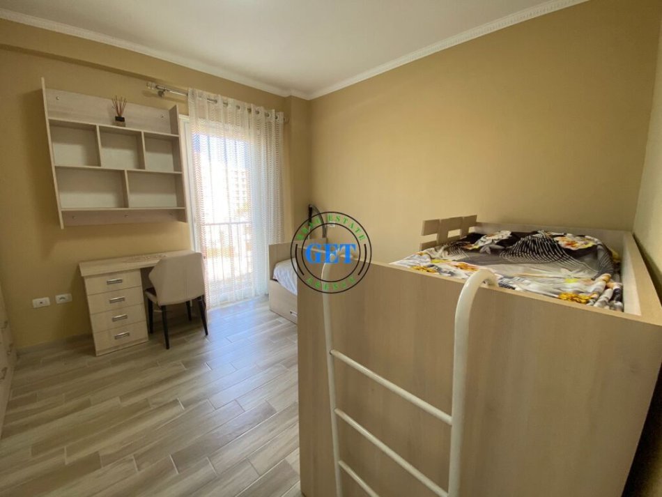 Durres, jepet me qera apartament 2+1+Ballkon Kati 5, 101 m² 600 € (QENDERR,DURRES)