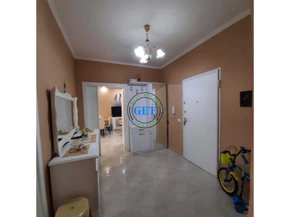Durres, jepet me qera apartament 2+1+Ballkon Kati 5, 101 m² 600 € (QENDERR,DURRES)