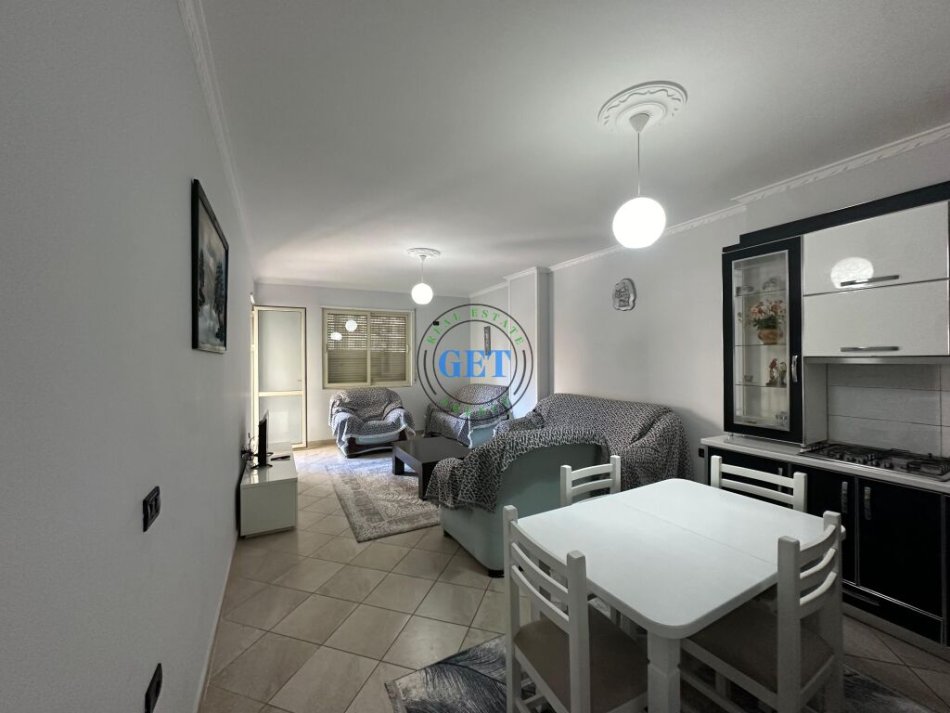Durres, jepet me qera apartament 1+1 Kati 2, 80 m² 80 € (Qira, Apartament 1+1, Plazh , Durres.)