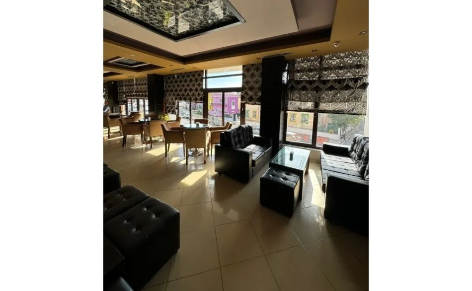 Tirane, shitet ambjent biznesi Kati 1, 134 m² 335.000 € (Kinostudio, Tiranë,)