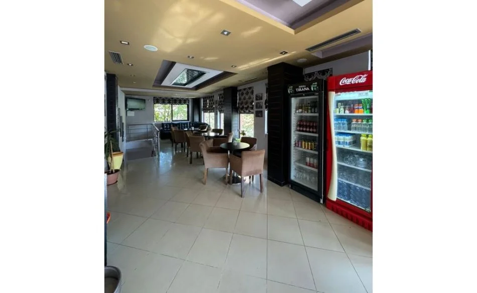 Tirane, shitet ambjent biznesi Kati 1, 134 m² 335.000 € (Kinostudio, Tiranë,)