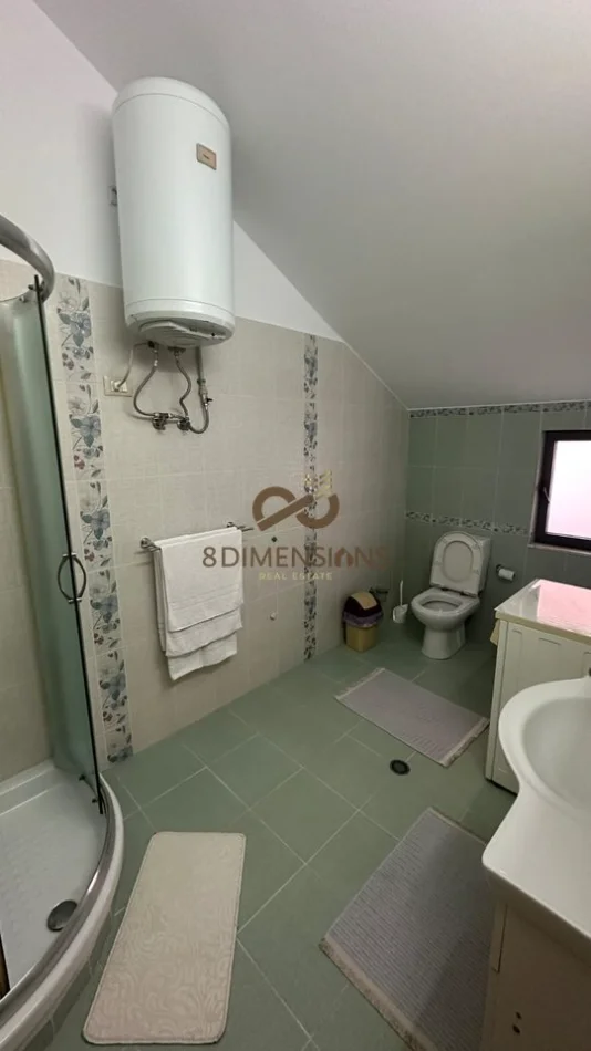 Tirane, jepet me qera apartament 3+1+Ballkon Kati 2, 144 m² 850 € (qendra kristal)