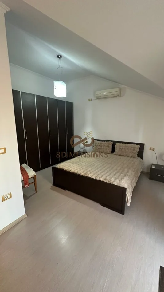 Tirane, jepet me qera apartament 3+1+Ballkon Kati 2, 144 m² 850 € (qendra kristal)