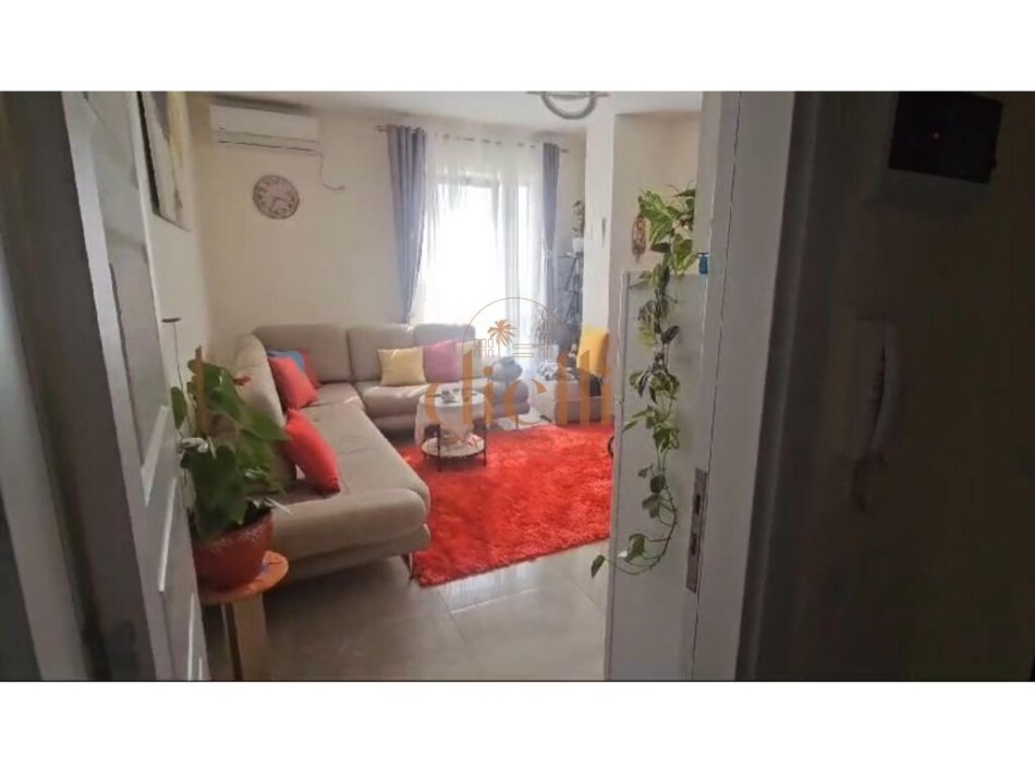 Tirane, shitet apartament 1+1+Ballkon Kati 5, 57 m² 108.000 € (ISH FUSHA E AVIACIONIT)