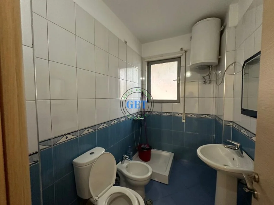 Durres, jepet me qera apartament 1+1+Ballkon Kati 2, 70 m² 350 € (Qender, Durres)