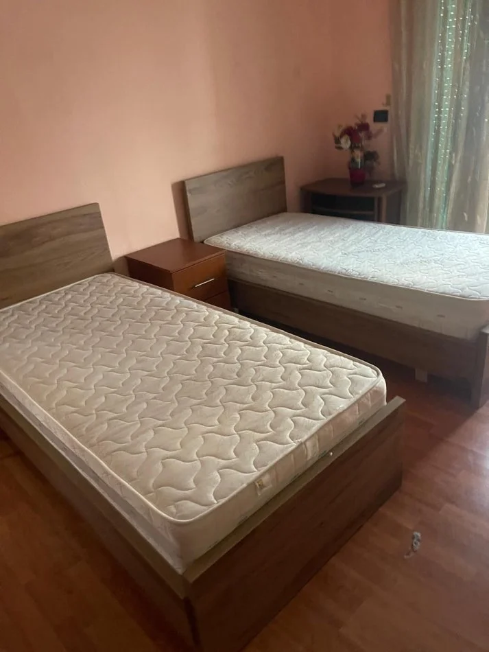 Tirane, jepet me qera apartament 2+1 Kati 5, 74 m² 500 € (Kafe Flora ,Rruga e Durrsit)