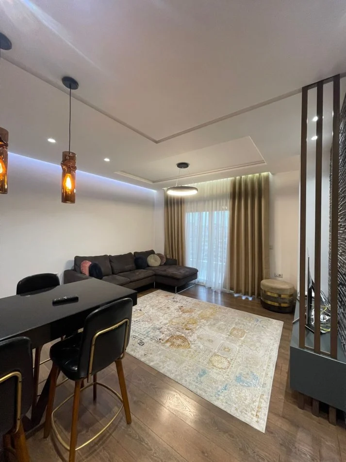 Tirane, jepet me qera apartament 2+1+Ballkon Kati 4, 111 m² 850 € (Kompleksi Panorama)