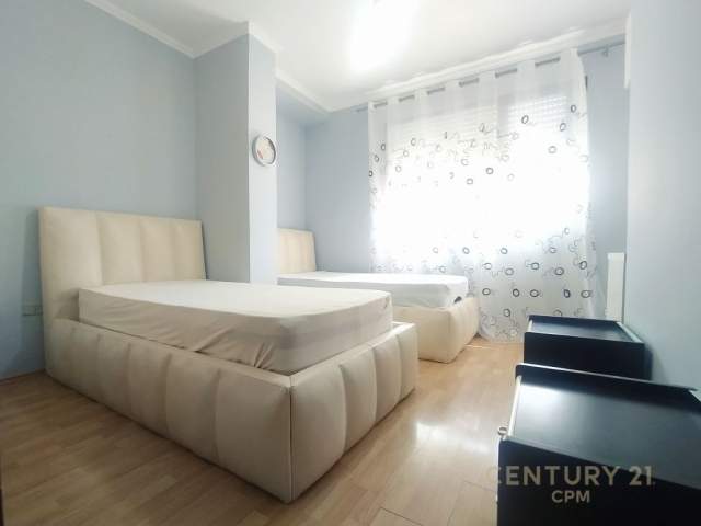 Tirane, jap me qera apartament Kati 3, 95 m² 500 Euro (Rruga e Elbasanit, prane Gjimnazit Asim Vokshi Tir)