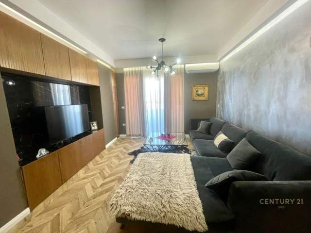 Tirane, jepet me qera apartament 1+1 Kati 4, 75 m² 600 Euro (Myslym Shyri)