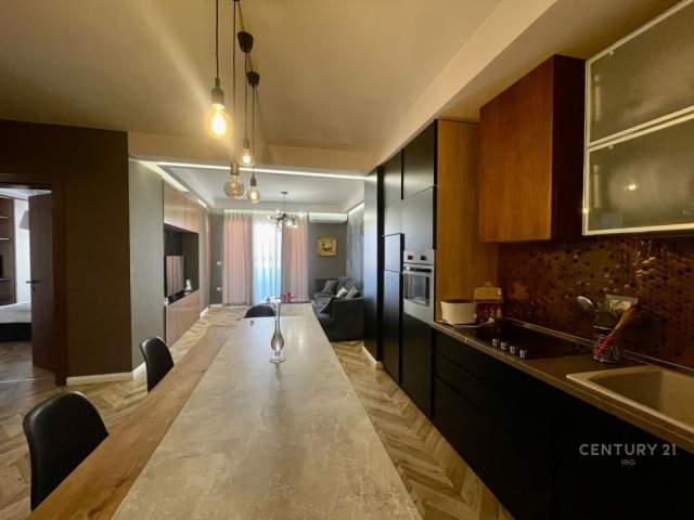 Tirane, jepet me qera apartament 1+1 Kati 4, 75 m² 600 Euro (Myslym Shyri)