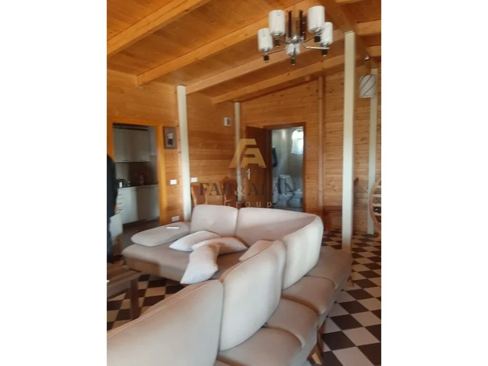 Tirane, shitet ferme+shtepi druri e investuar , 14.500 m² 870.000 € (GURRE E MADHE)