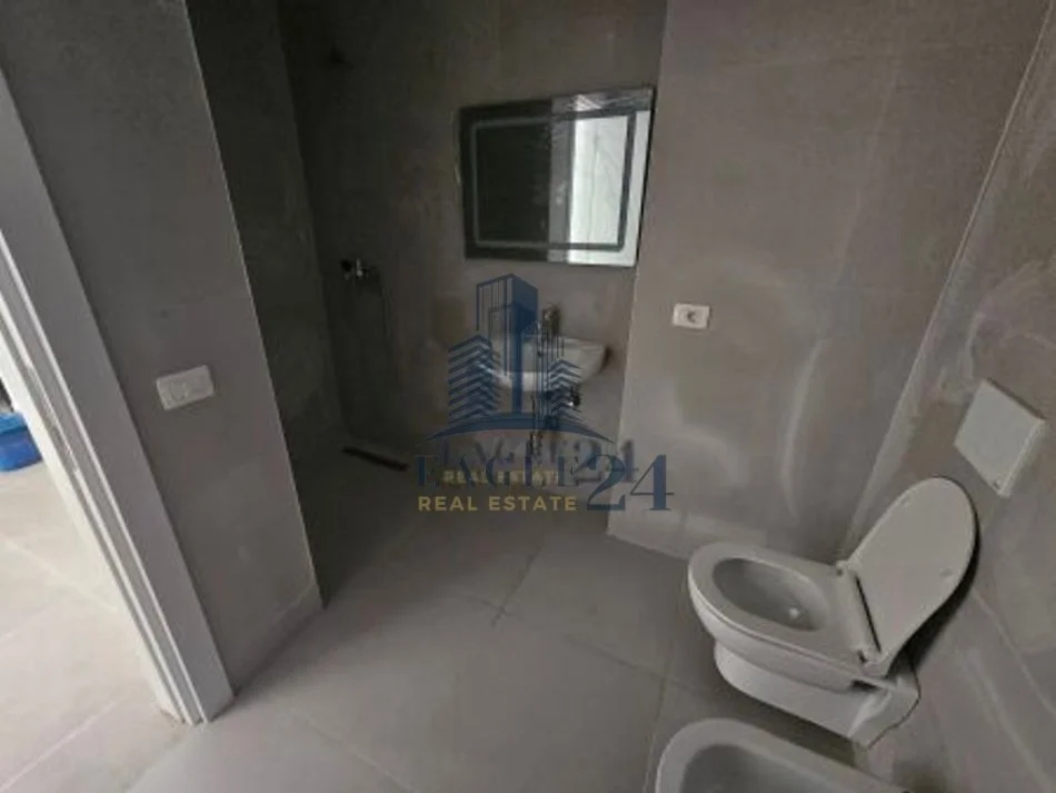 Tirane, jepet me qera apartament 2+1 Kati 4, 74 m² 450 € (univers city)