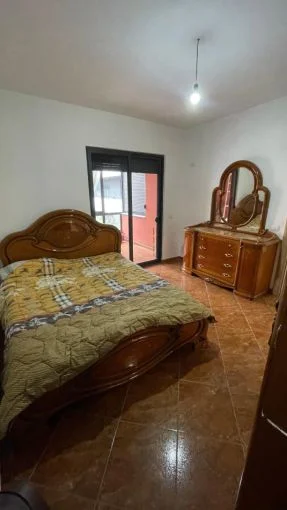 Tirane, jepet me qera apartament 2+1 , 106 m² 500 € (Prane KMY, Yzberisht)