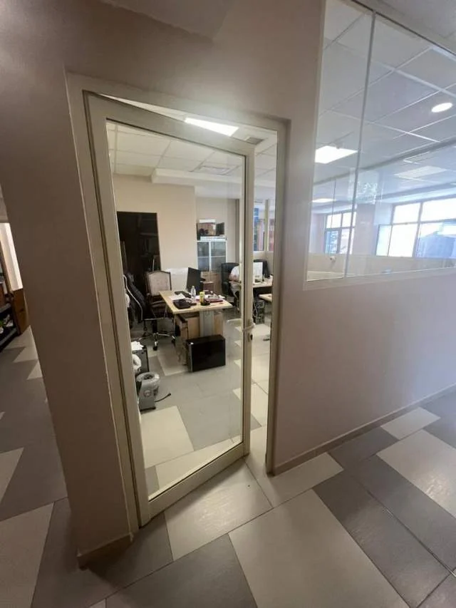 Tirane, shes zyre Kati 1, 350 m² 875.000 Euro (Rruga e Elbasanit)