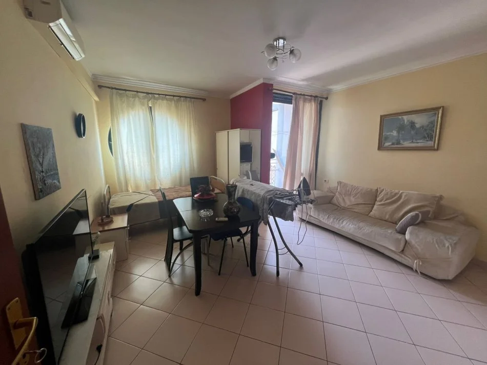 Tirane, jepet me qera apartament 2+1 Kati 9, 650 € 