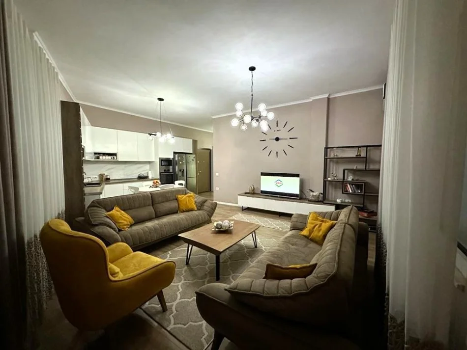 Tirane, shitet apartament 2+1 , 100 m² (kopshti zoologjik)
