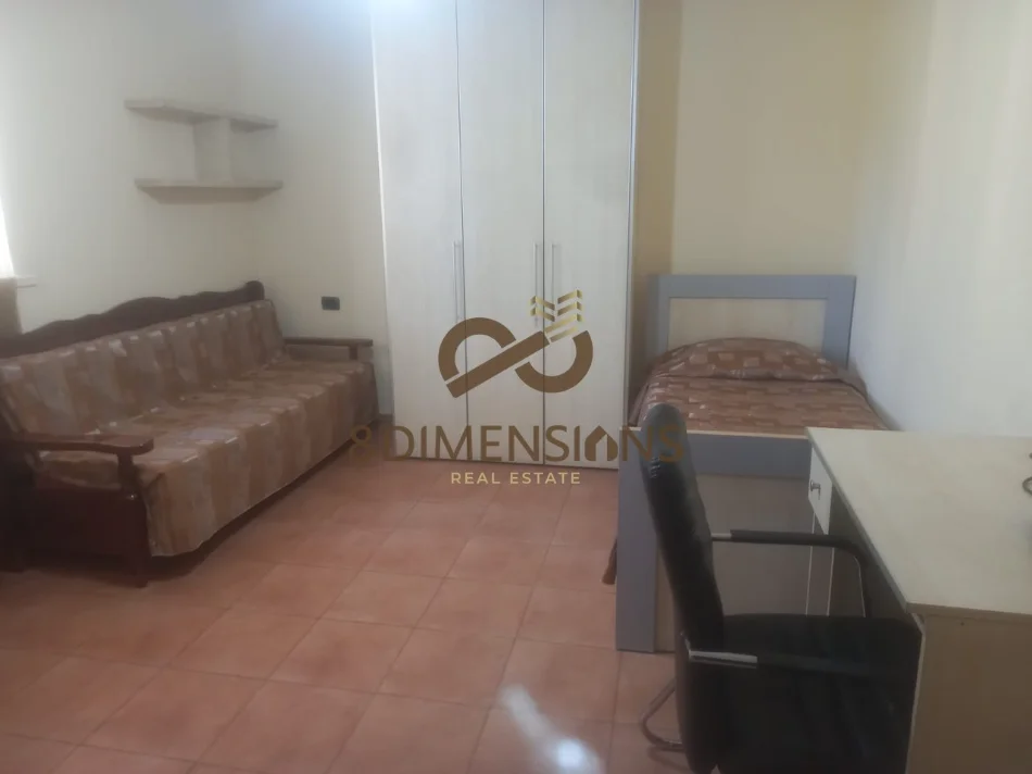 Tirane, jepet me qera apartament 2+1+Ballkon Kati 2, 90 m² 600 € (21 dhjetori)