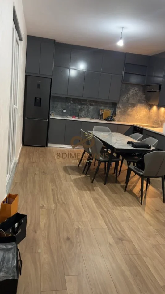 Tirane, shitet apartament 1+1 Kati 4, 77 m² 115.000 € (paskuqan)