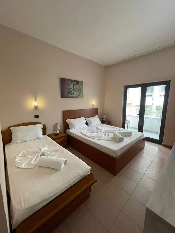 Durres, jepet me qera hotel , 36.000 € 