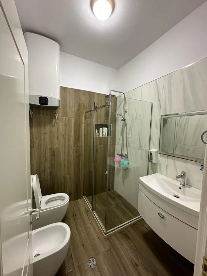 Tirane, shitet apartament 2+1 , 100 m² (kopshti zoologjik)