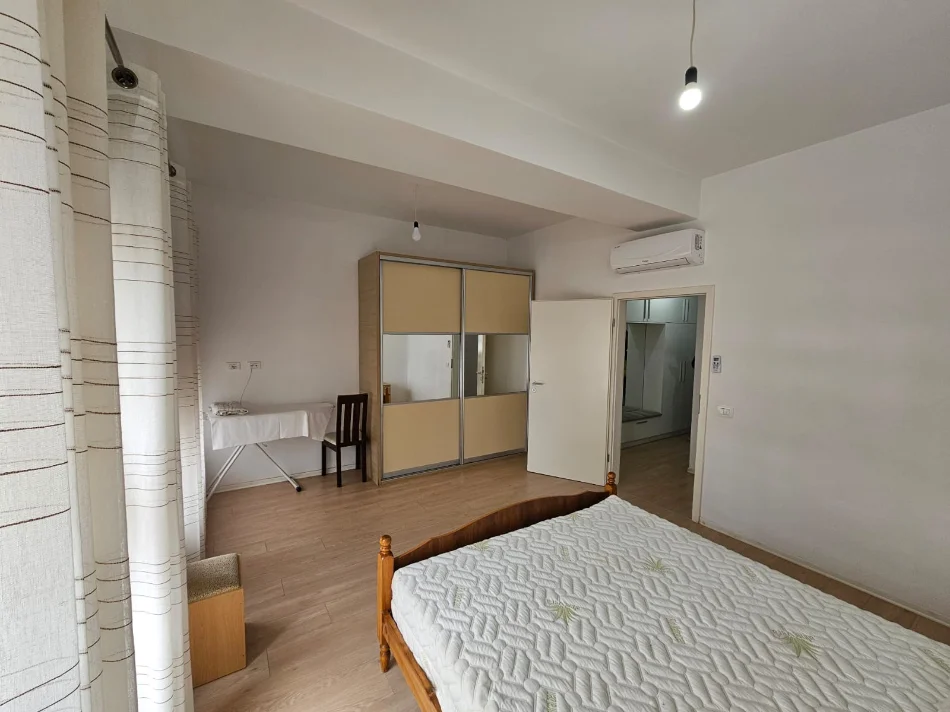 Tirane, jepet me qera apartament 2+1+parkim  Kati 6, 100 m² 550 € (Residenca Mangalem ne Ali Dem)