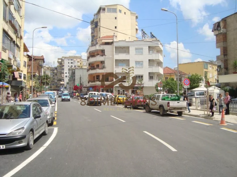 Tirane, jepet me qera apartament 1+1 , 40 m² 300 € (mihal grameno)