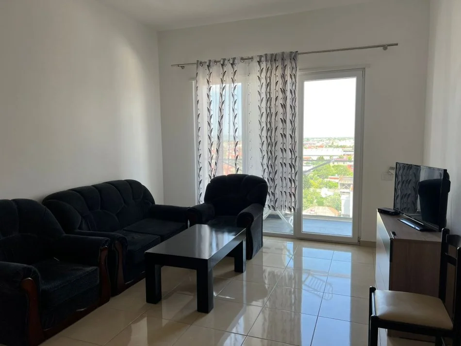 Tirane, jepet me qera apartament 1+1+Ballkon , 71 m² 320 € (Qender Kamez)