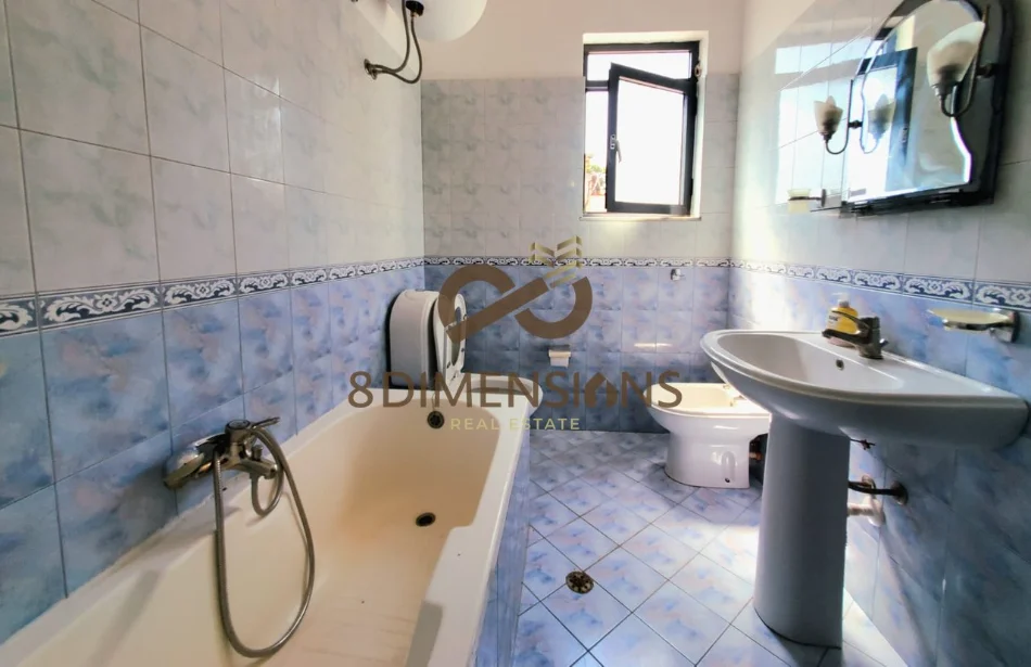 Tirane, jepet me qera apartament 2+1+Ballkon Kati 2, 97 m² 550 € (rruga e durresit)