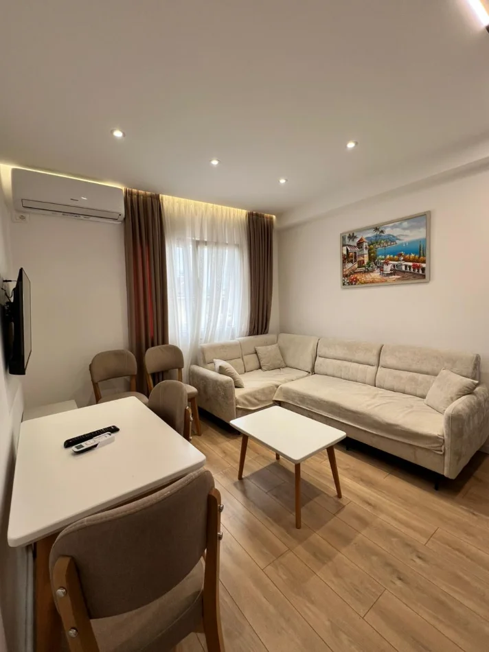 Tirane, jepet me qera apartament 1+1 Kati 4, 40 m² 470 € 