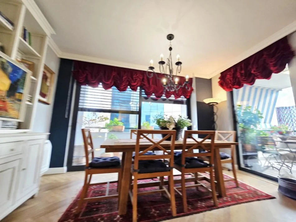 Tirane, shitet apartament 3+1 , 188 m² (bllok)