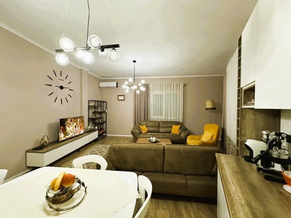 Tirane, shitet apartament 2+1 , 100 m² (kopshti zoologjik)