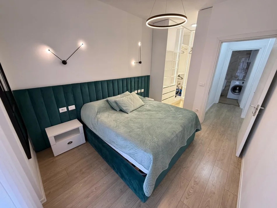 Tirane, jepet me qera apartament 1+1 Kati 15, 63 m² 900 € (Garden building rezidence)