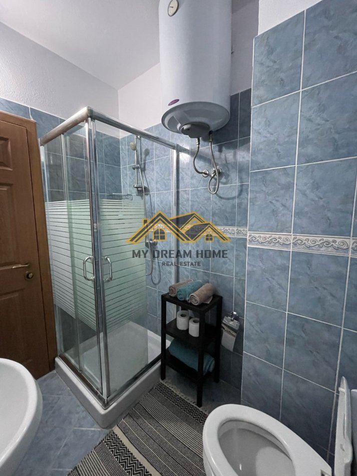 Durres, jepet me qera apartament 1+1+Ballkon Kati 3, 70 m² 400 € (RRUGA E RE E PORTIT)