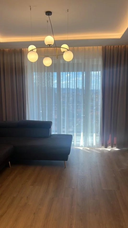 Tirane, jepet me qera 2+1+Ballkon Kati 7, 108 m² 600 € (Rruga Nikolla Zoraqi)