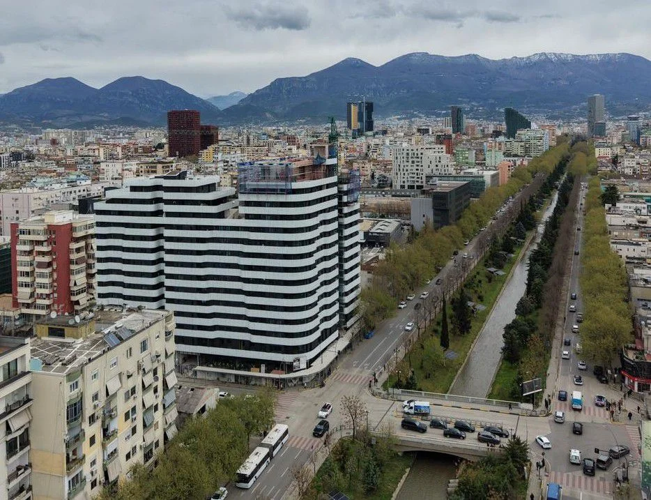 Tirane, shitet apartament 1+1 Kati 6, 71 m² 180.000 € (CORNER REZIDENCE)