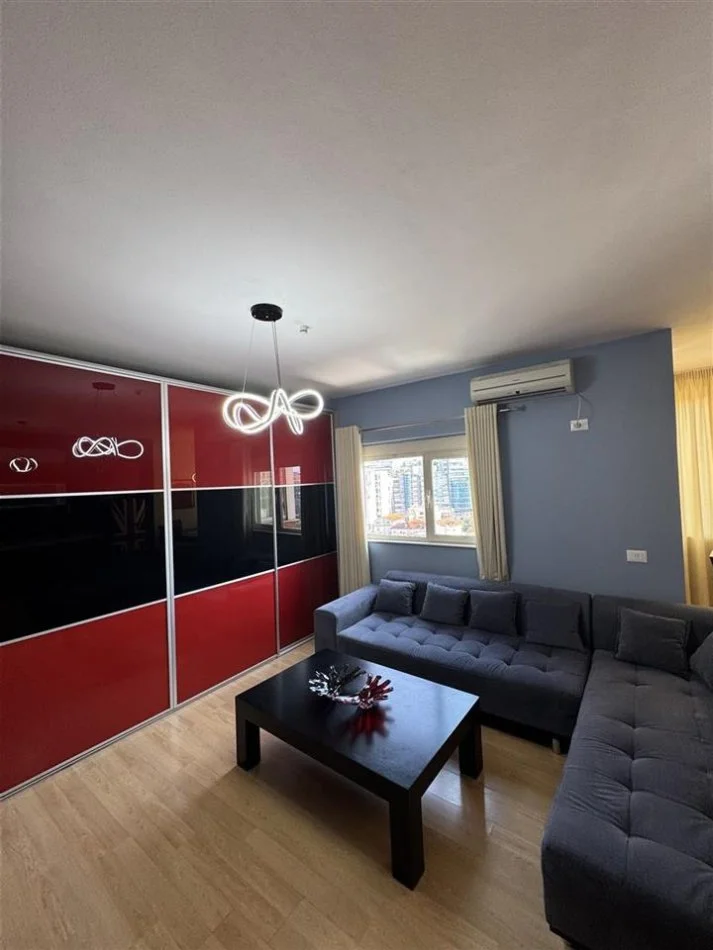 Tirane, jepet me qera apartament 2+1 Kati 8, 90 m² 650 € (Selvia)