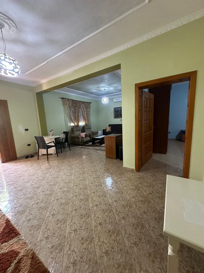 Tirane, jepet me qera shtepi 2+1 Kati 2, 400 € (Casa italia)