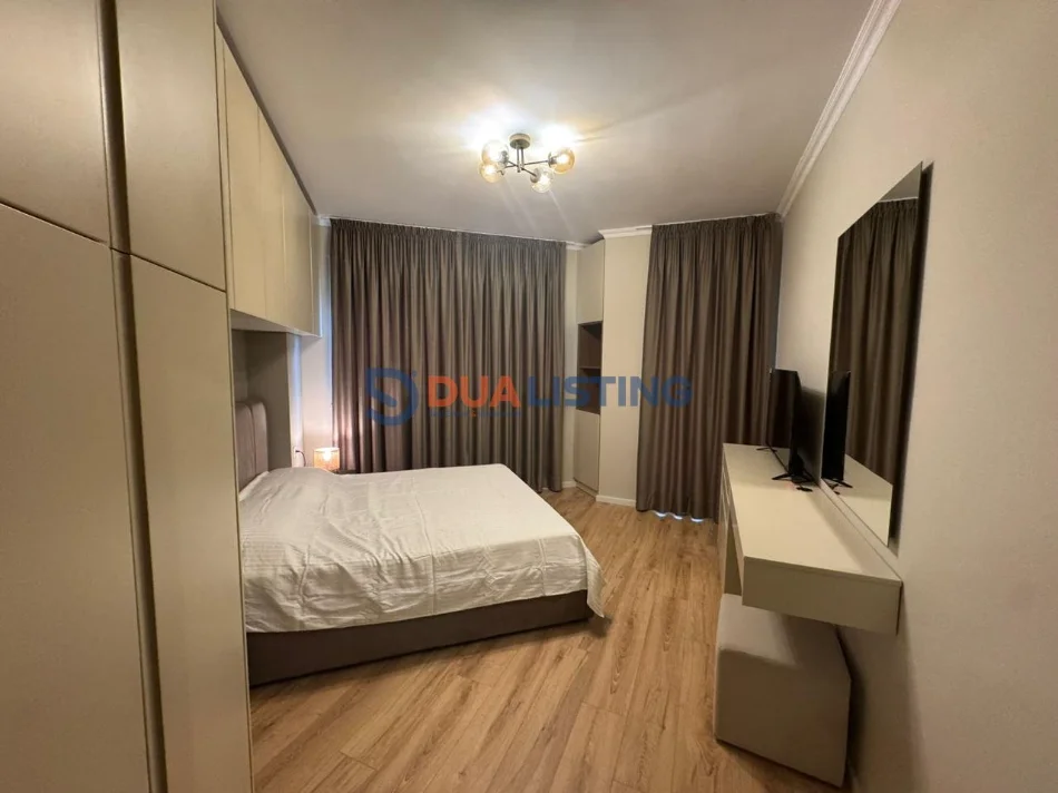 Tirane, jepet me qera apartament 1+1 , 700 € 