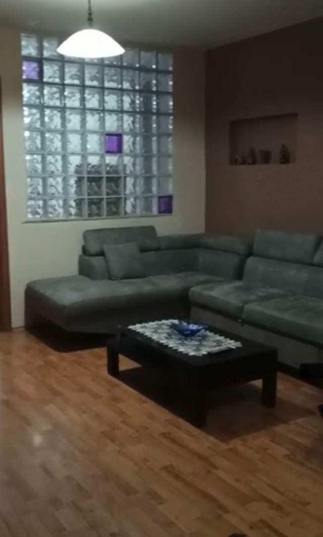 Tirane, jepet me qera apartament Kati 5, 70 m² 420 Euro