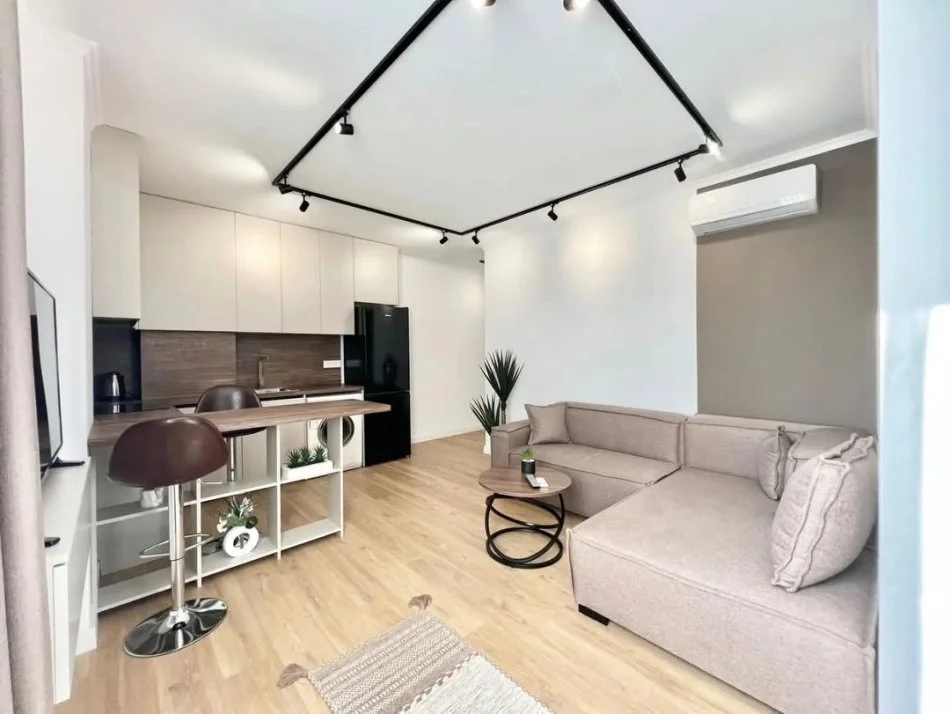 Tirane, shitet 1+1 , 130 m² 350.000 € 