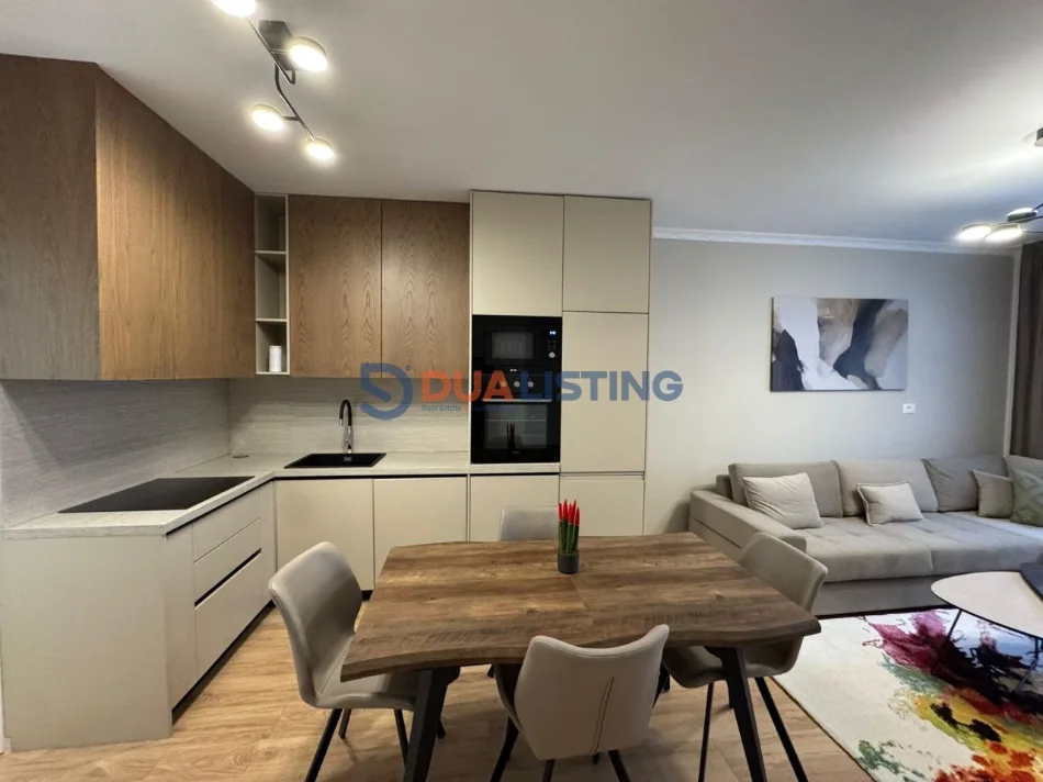 Tirane, jepet me qera apartament 1+1 , 700 € 