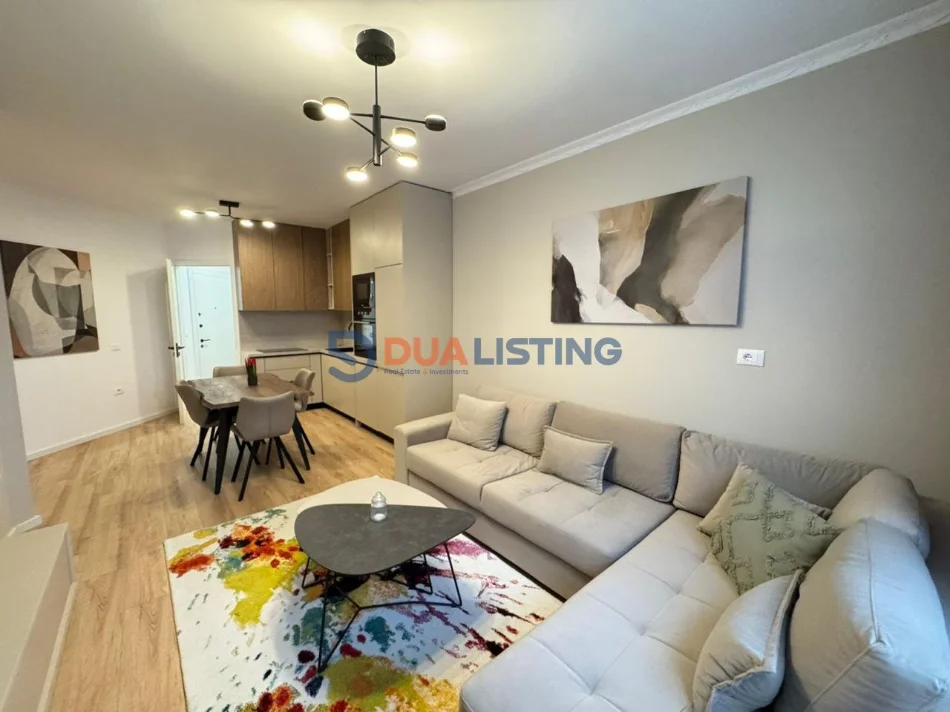 Tirane, jepet me qera apartament 1+1 , 700 € 