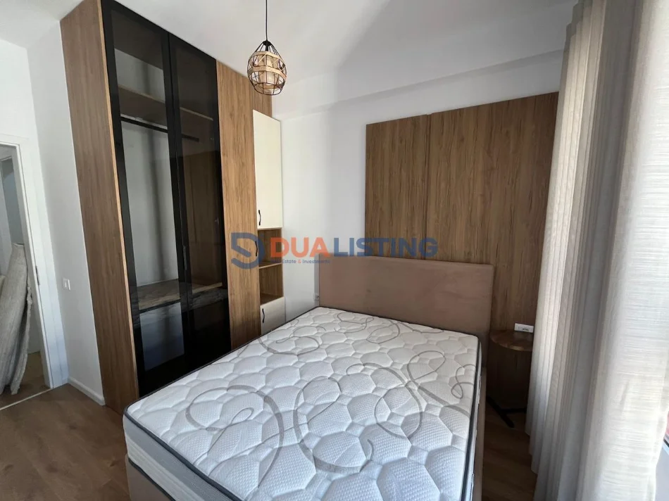 Tirane, jepet me qera apartament 1+1 , 450 € (Kompleksi Kadiu)