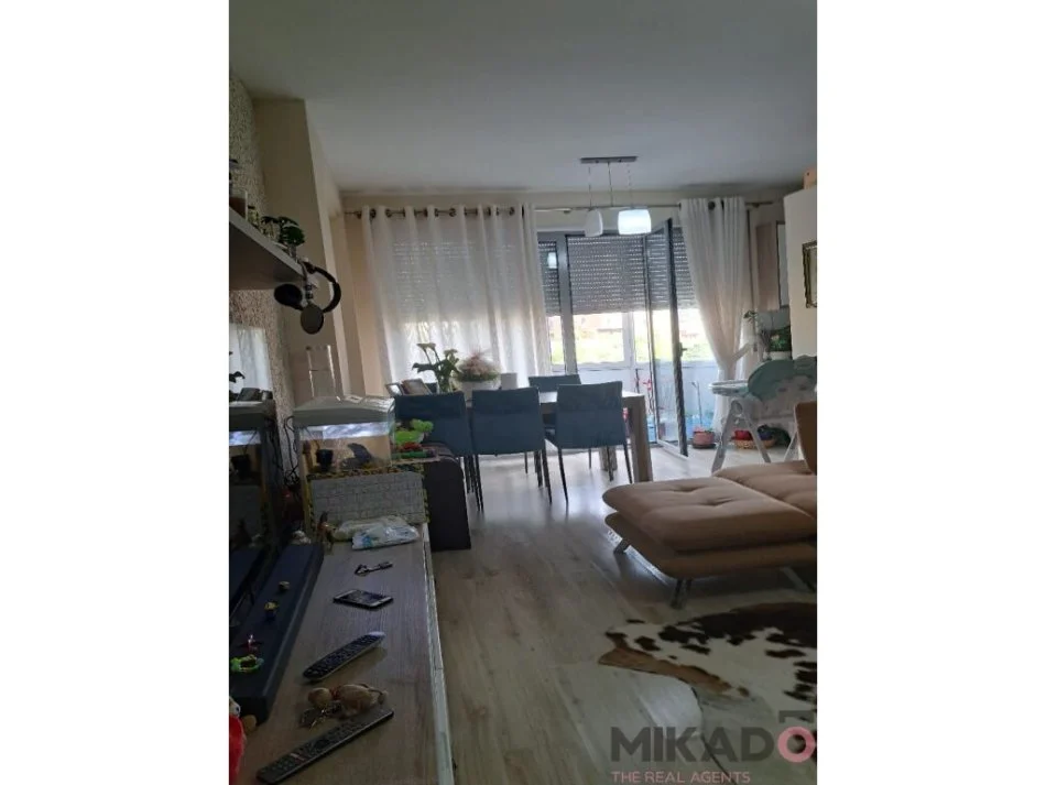 Shitet Apartament 2+1+2 me 1 Post Parkimi ne Don Bosko!