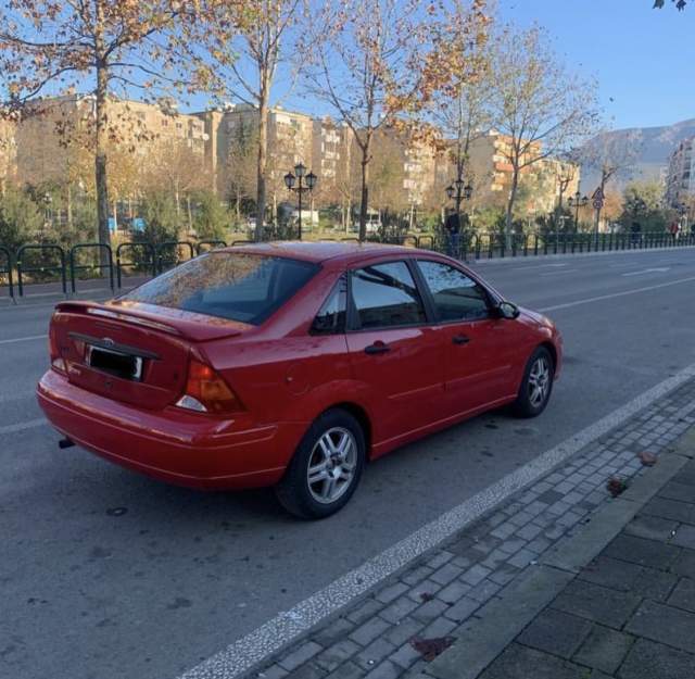 Tirane, shitet makine Ford Focus Viti 2000, 2.000 Euro