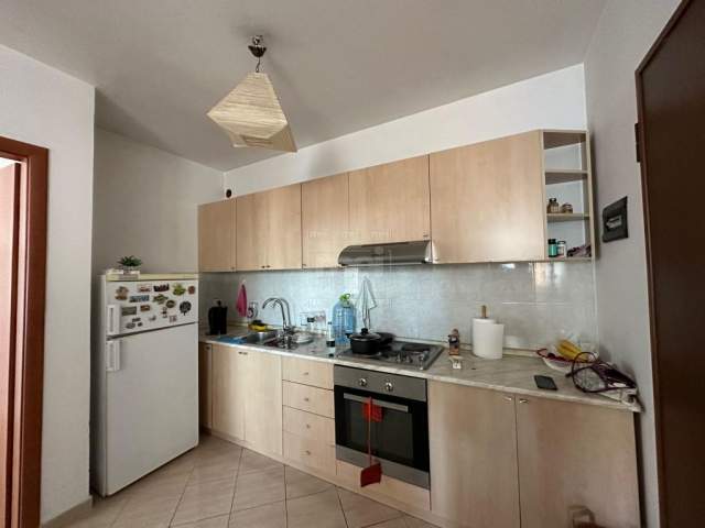 Tirane, jepet me qera apartament 1+1+BLK Kati 6, 50 m² 390 Euro (Selvia)