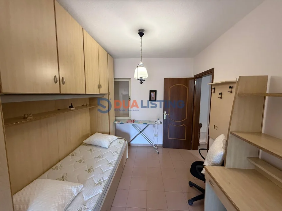 Tirane, jepet me qera apartament duplex 3+1+Ballkon Kati 3, 150 m² 1.250 € (Rruga e Elbasanit)